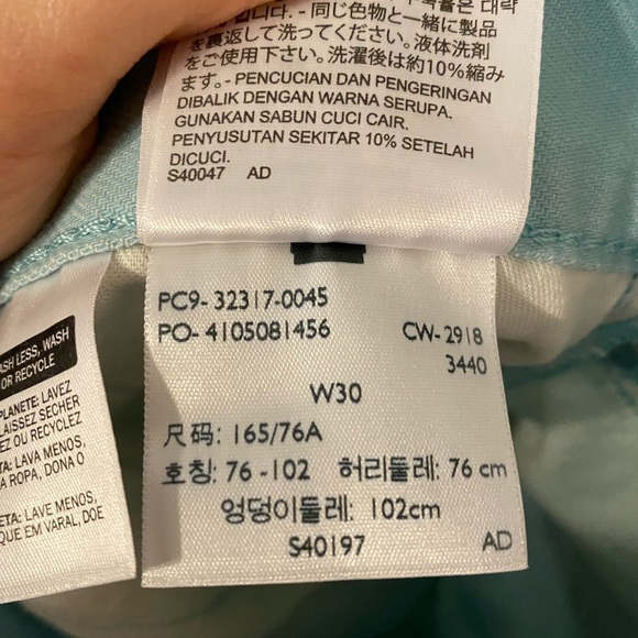 NWT Levi’s 501 Midrise Shorts - Picture 7 of 7